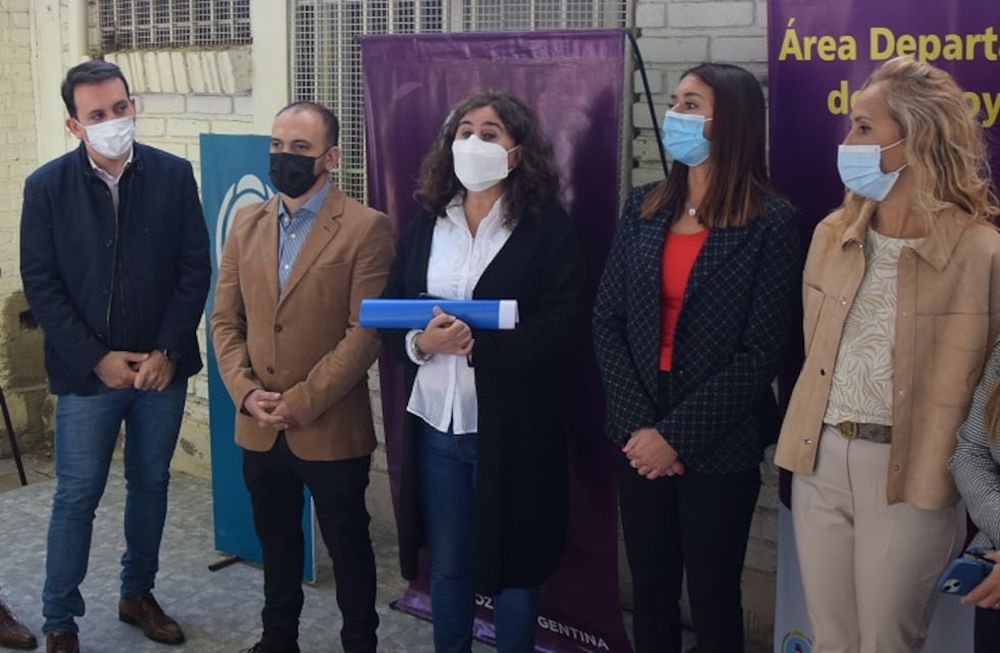Con la presencia de García Zalazar y Nadal, comenzó la campaña antigripal para temprana edad en Godoy Cruz