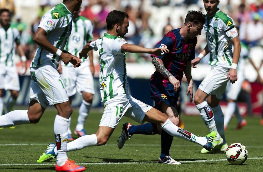Dos de Messi para un Barça que no afloja
