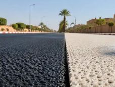 Marruecos está pintando sus calles de blanco pero es importante aclarar que no es lo mismo que reemplazar su superficie por un material poroso.
