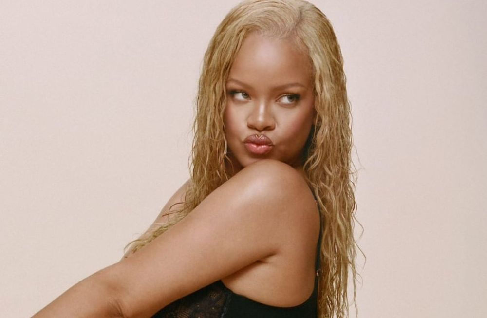 Rihanna impactó al posar en lencería. Captura de X.