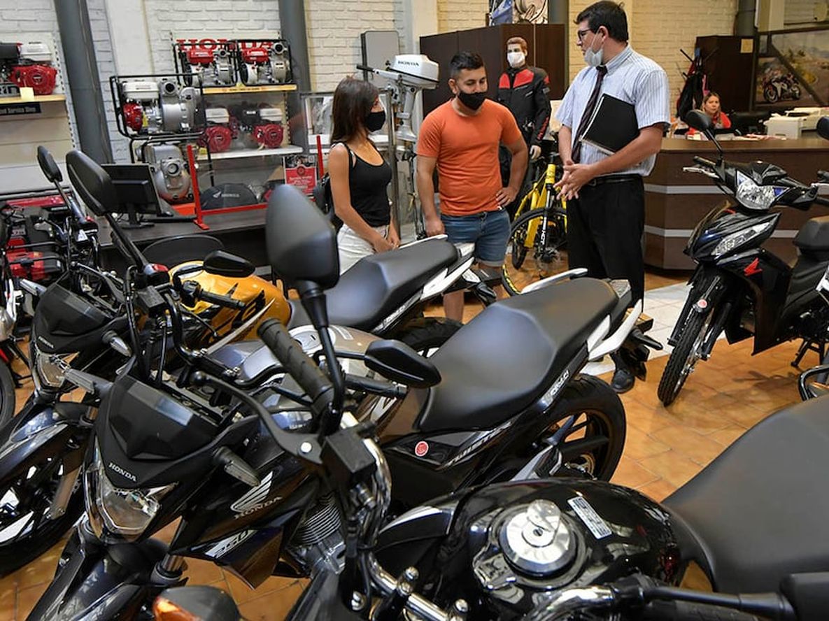 Aumento la venta de motos. Foto: Orlando Pelichotti / Los Andes