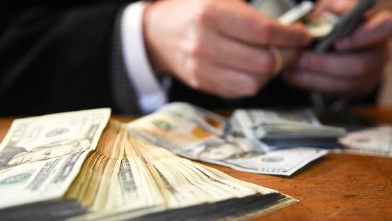 El dólar mayorista cerró enero con la suba más alta en diez meses