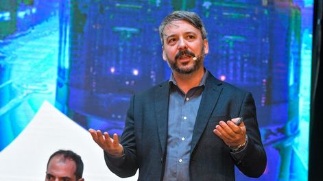 La visión computacional permite clasificar minerales y controlar la seguridad en tiempo real dentro de los procesos mineros.