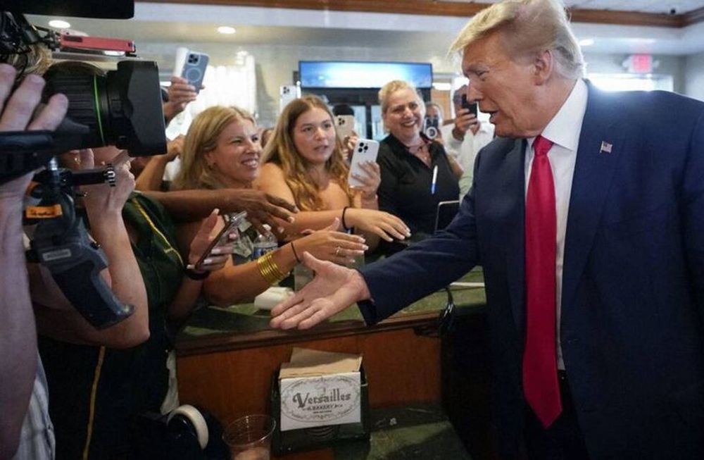 Donald Trump en café Versailles