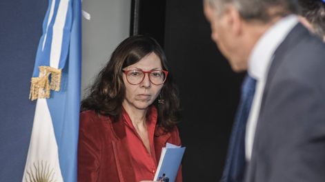 Los Andes | Silvina Batakis Ministra de Economía durante una conferencia. Incertidumbre. Los agentes bursátiles más chicos analizan cómo seguir en el nuevo mercado. Foto Federico Lopez Claro