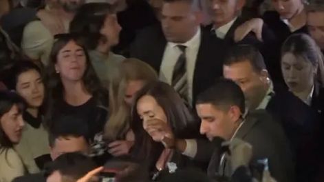 El mal momento de Victoria Villarruel: la abuchearon al salir de la misa del papa Francisco