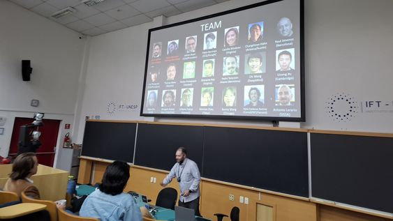 Disertación. El astrofísico teórico Francisco Villaescusa expone sobre el proyecto Denario, un complejo sistema multiagente de IA para el descubrimiento científico.