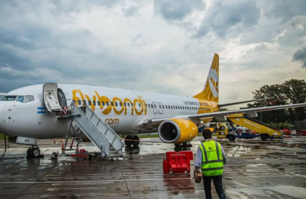 Flybondi debe responder por las constantes cancelaciones de sus vuelos.