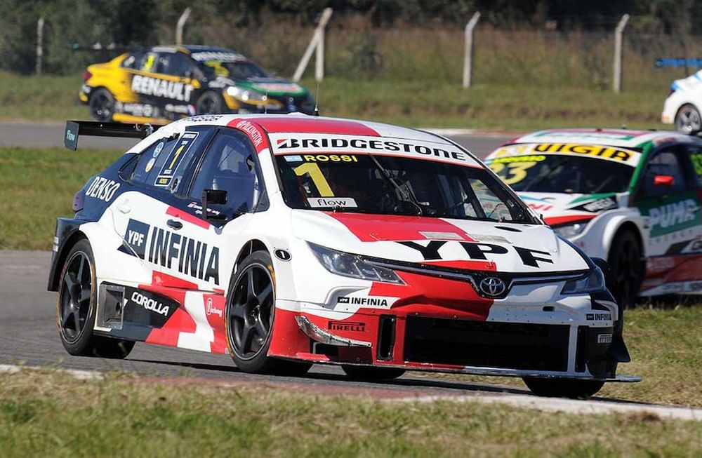 Rossi comanda las acciones en el campeonato de Súper TC2000