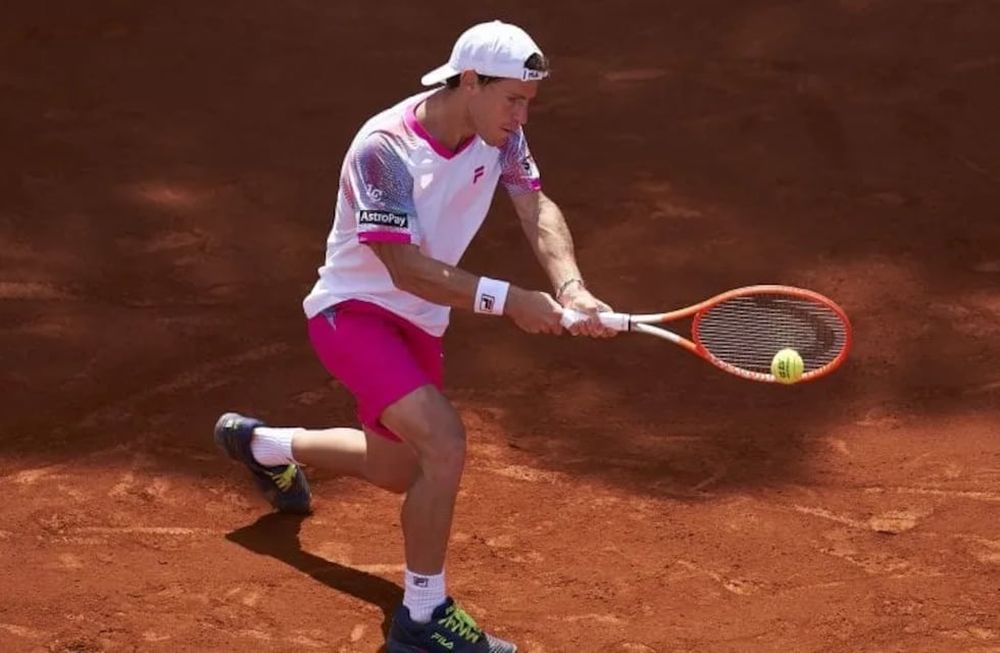Tras la suspensión por lluvia, el tenista argentino cayó 6-3 y 6-4 frente al español Pablo Carreño, quien disputará su primer título del Conde de Godó. / Gentileza.