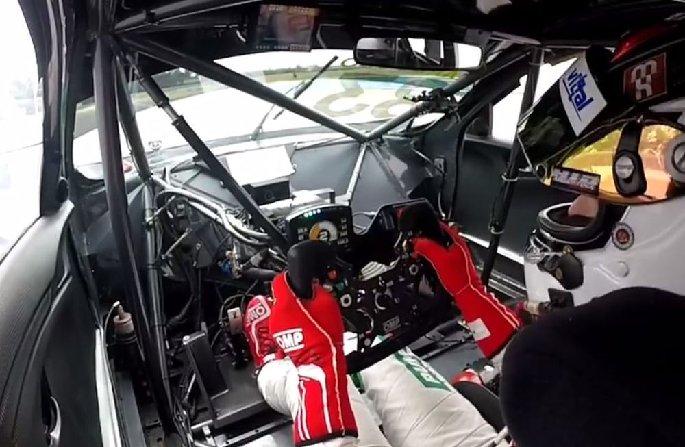 En el siguiente video, mirá a bordo la gran largada que hizo Facundo Ardusso en la final, donde saltó del tercer al primer lugar en pocos metros.