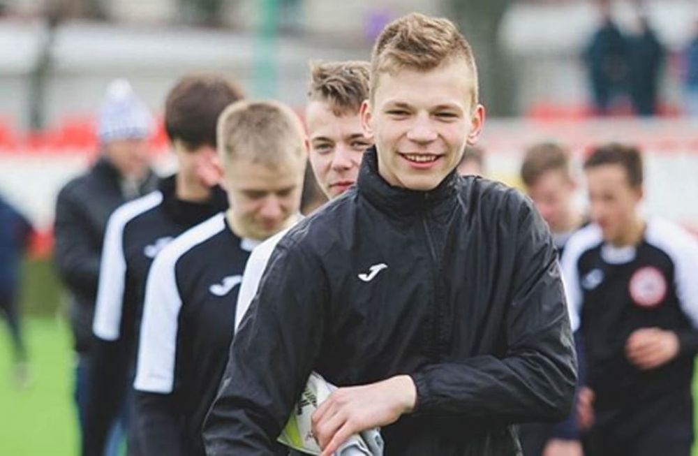 Iván Zaboróvski, portero de 16 años del Znamia Trudá ruso, se encuentra grave y en coma inducido tras recibir el impacto de un rayo durante un entrenamiento en Oréjovo-Zúyevo en Moscú. / Gentileza.