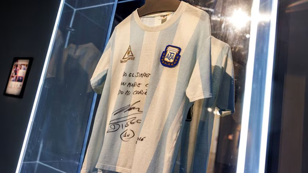 La camiseta con la que Maradona le convirtió dos goles a Bélgica en una semifinal del Mundial 86