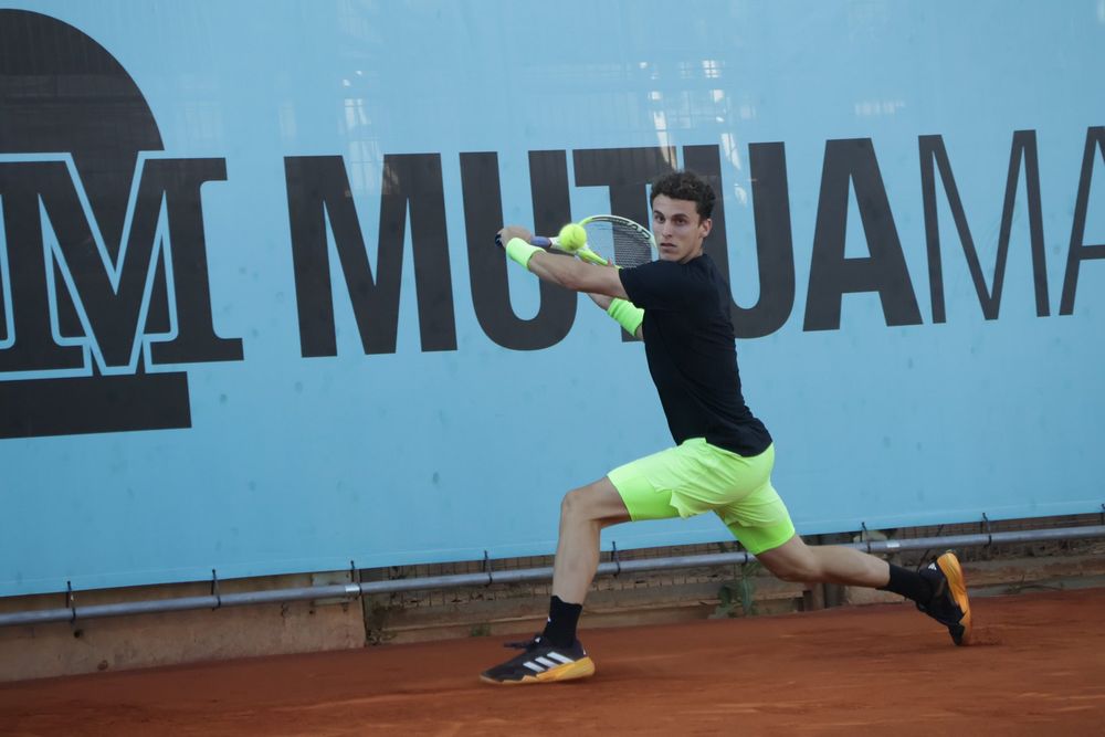 Juan Manuel Cerúndolo behaalde een belangrijke overwinning op Alex Michelsen, een speler uit de Top 50.