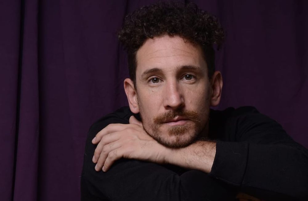 Federico Castro es uno de los cuatro intérpretes que inaugura el ciclo, que propone un cruce de nueva dramaturgia, actores y dirección.