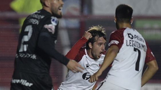 Copa Sudamericana: un ex Godoy Cruz fue vital para eliminar al Argentinos de Diego Dabove