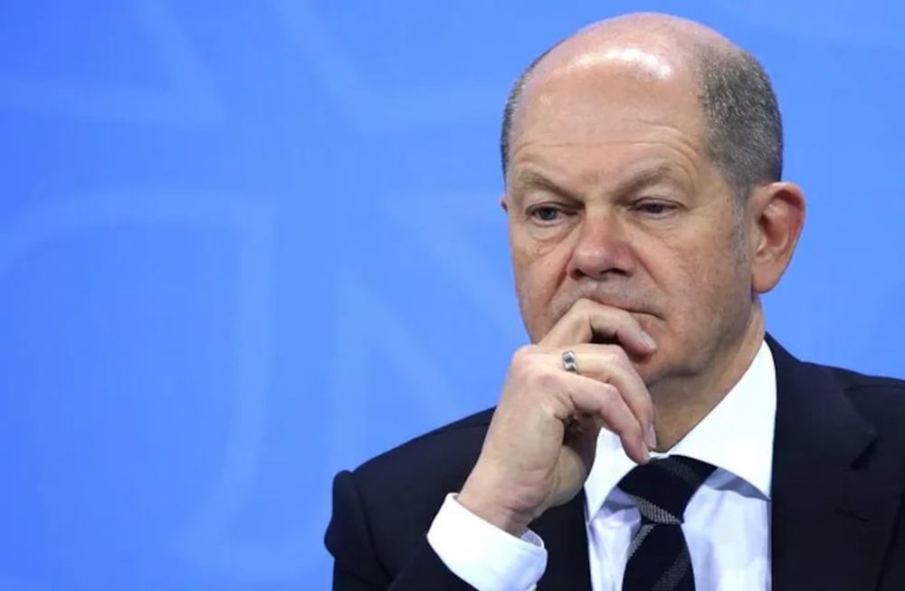 Olaf Scholz, primer ministro alemán, en crisis por las sanciones aplicadas a Rusia y el apoyo a Ucrania que ha desfinanciado sectores clave para la economía de su país.