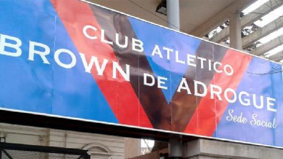 Brown de Adrogué apartó a un DT tras la denuncia de un jugador menor de edad