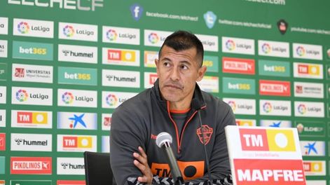 Jorge Almirón se fue del Elche de España.