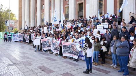 Los Andes | El Sute se manifestó la semana pasada en las escalinatas del Poder Judicial. Foto: Prensa Sute