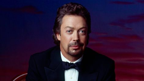 El reconocido actor británico Tim Curry.
