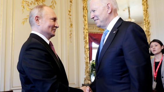 Joe Biden y Vladimir Putin, presidentes de Estados Unidos y Rusia respectivamente, se reúnen por primera vez en Ginebra, Suiza.