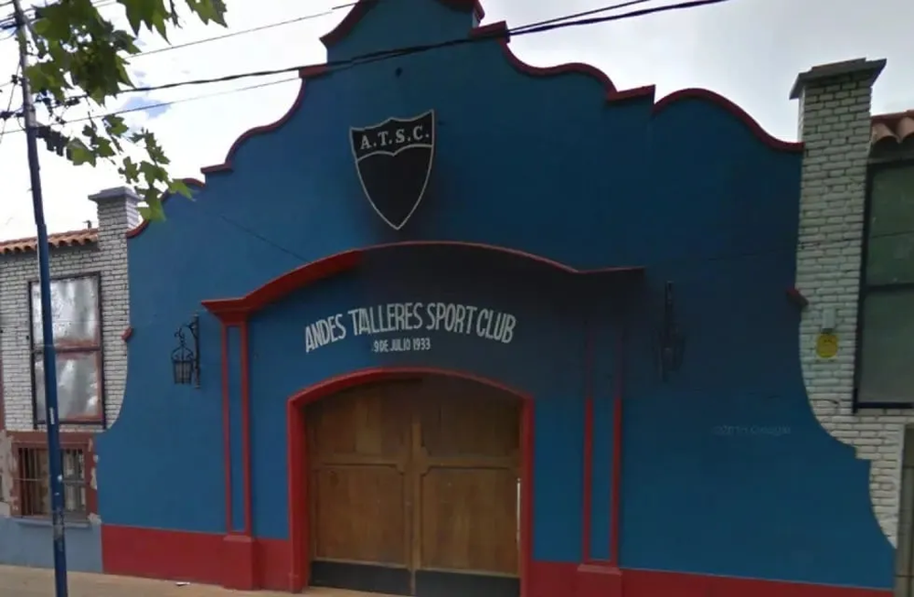 ANDES TALLERES. El portón histórico de la identidad Azulgrana. 