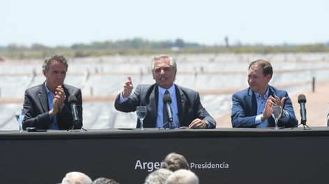 Los Andes | Alberto Fernández en Mendoza. Estuvo junto al ministro de Obras Públicas, Gabriel Katopodis; el intendente de Lavalle, Roberto Righi; y el ministro de Infraestructura, Mario Isgró. Foto: Ignacio Blanco / Los Andes