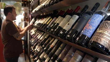Las ventas de vino en el mercado interno cayeron en el promedio nacional, pero crecieron en Mendoza