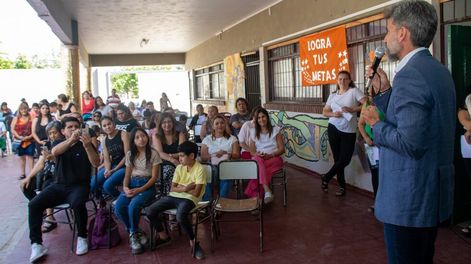 El Intendente acompañó a estudiantes y personal de la escuela Joaquín Lavado en un acto trascendental
