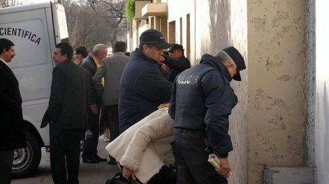 El despliegue de la Policía y la Justicia en la mañana en la que encontraron los cadáveres. Foto: Archivo / Los Andes