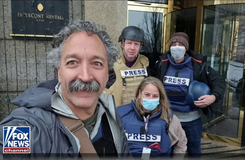 Pierre Zakrzewski estaba trabajando con el corresponsal Benjamin Hall cuando el fuego entrante golpeó su vehículo en las afueras de Kiev. / Foto: Gentileza