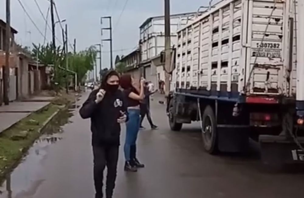 Carniceros echaron a golpes a veganos que se manifestaban en un frigorífico de Monte Grande