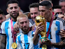 Papu Gómez y Ángel Di María, campeones del mundo 2022, no jugarán el Mundial 2026. Papu Gómez y Ángel Di María, campeones del mundo 2022, no jugarán el Mundial 2026.