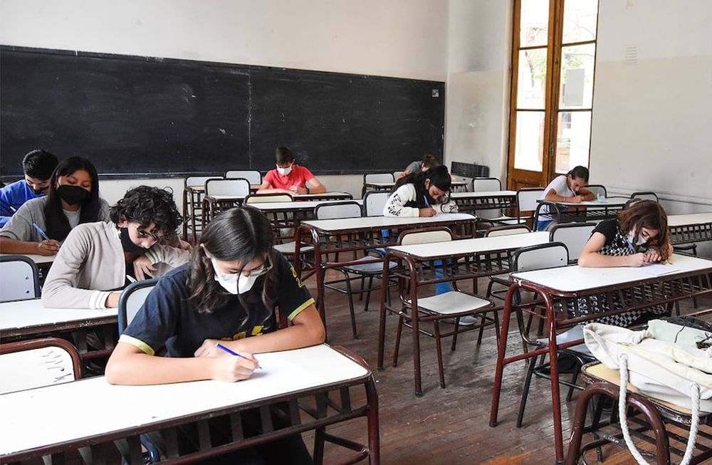 Beca Adolfo Calle, 68° edición: niños de varias escuelas participaron del concurso de escritura para ganar una beca que los acompañará durante toda la secundaria. Foto: Mariana Villa / Los Andes