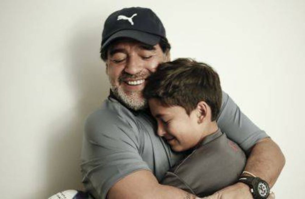 Tras su agresión, Maradona le pidió disculpas al joven colombiano de 14 años
