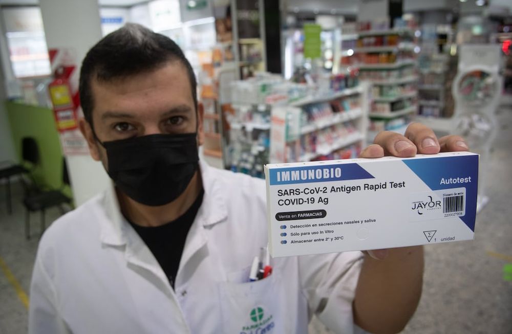 Ya están a la venta los Autotest o test rápido para Covid-19 en las farmacias de Mendoza Foto: Ignacio Blanco / Los Andes