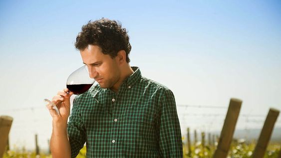 El flamante mejor enólogo del país, según la Guía Descorchados 2022, habló con Los Andes acerca del trabajo que viene haciendo como gerente de Enología de Grupo Avinea.