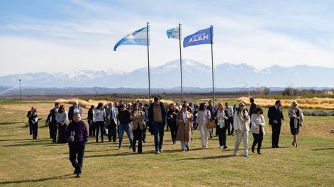 En Casa David Wine & Horse, la Universidad Maza presentó su Plan de Desarrollo Institucional para pedir apoyo del sector empresario en sus programas educativos.