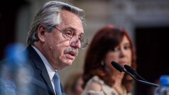 El agresivo mensaje del Presidente contrasta con las promesas de campaña, que entusiasmaron a millones de argentinos en su compromiso de trabajar para cerrar la grieta política.
