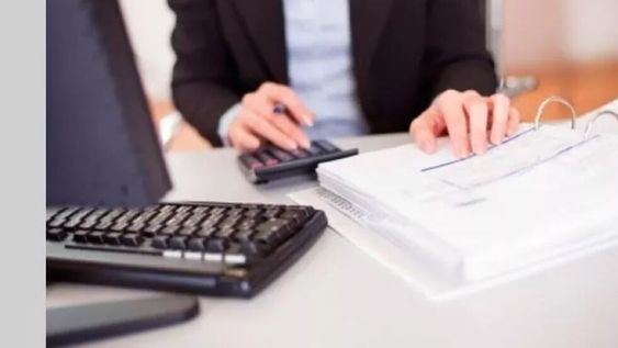 La prohibición parcial de varias actividades económicas empuja al cierre definitivo de muchísimas Pymes que generan más del 70% del empleo del país.