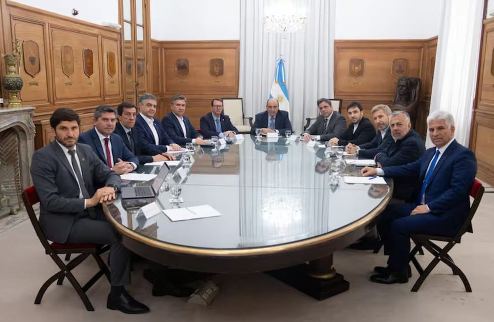 El gobernador Alfredo Cornejo se reunió con el jefe de Gabinete, Guillermo Francos. También participaron otros mandatarios de Juntos por el Cambio.