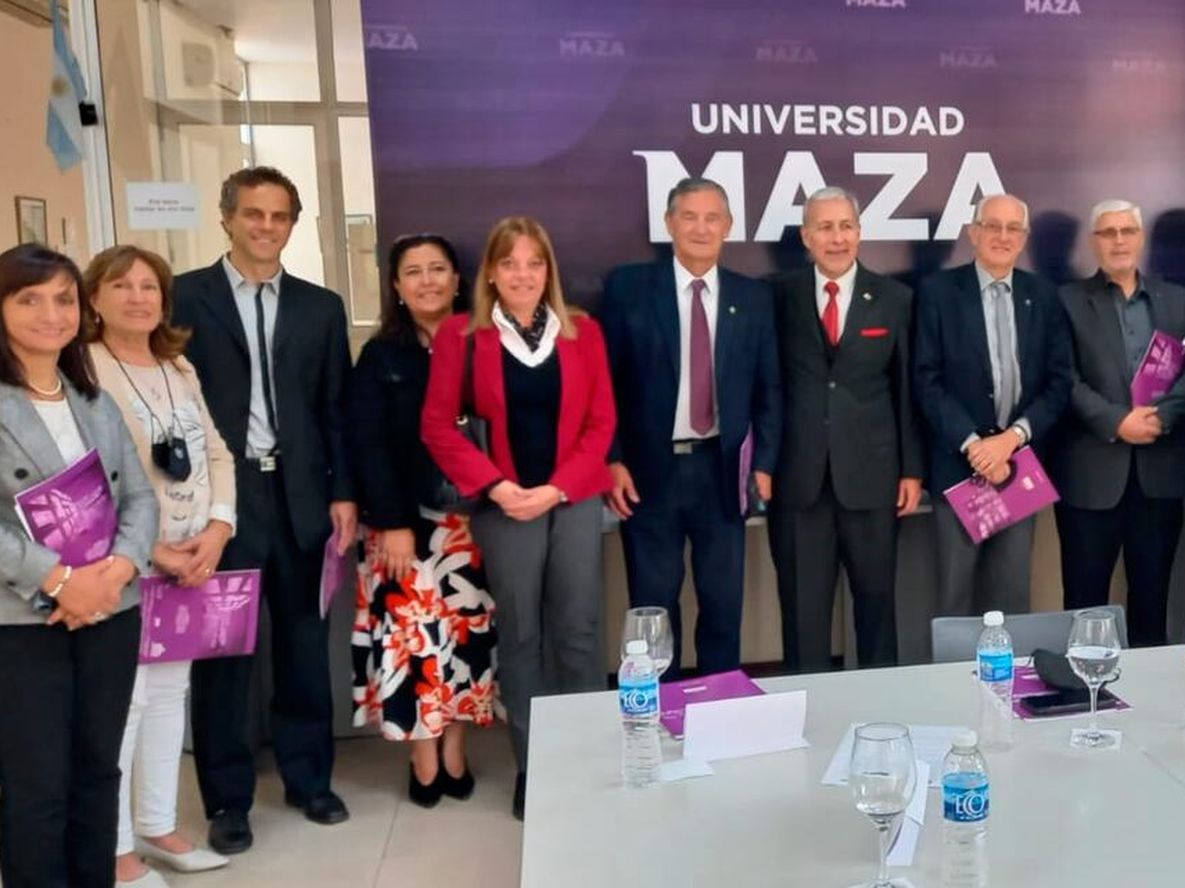 En la sede de la Universidad Maza se firmó el acta compromiso entre autoridades de distintas universidades mendocinas.