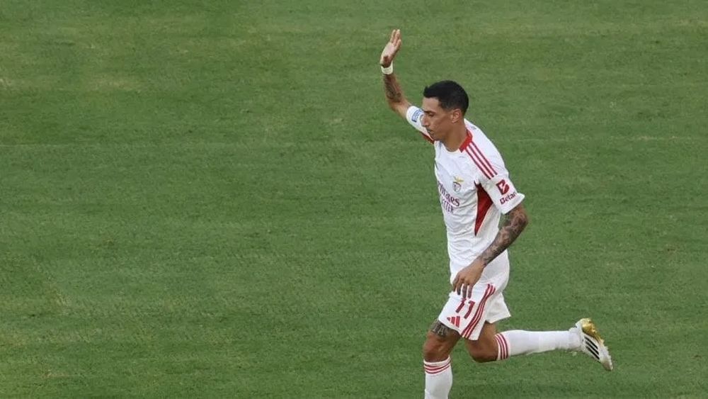 MUNDIAL DE CLUBES. Ángel Di María marcó de penal y descontó para Benfica que perdía 2-1 ante Boca. 