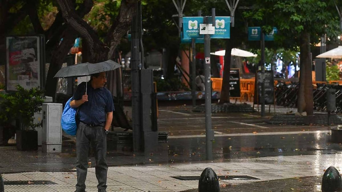 La tormenta de Santa Rosa dejó casi mil incidentes en Mendoza y más de 750 personas asistidas