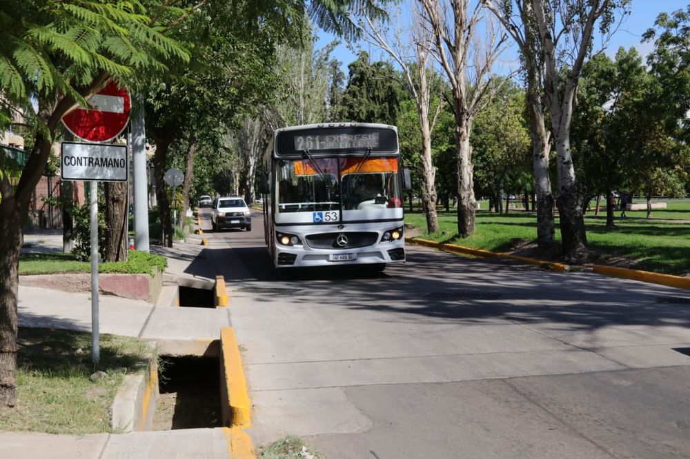 Cambio de sentido en las laterales del Acceso Este