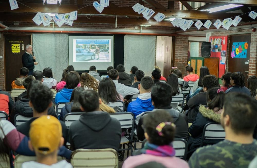En Mendoza, la tasa de estudiantes secundario que no pasan de año para el nivel secundario bajó de 24,1% a 17,5% entre 2011 y 2019.