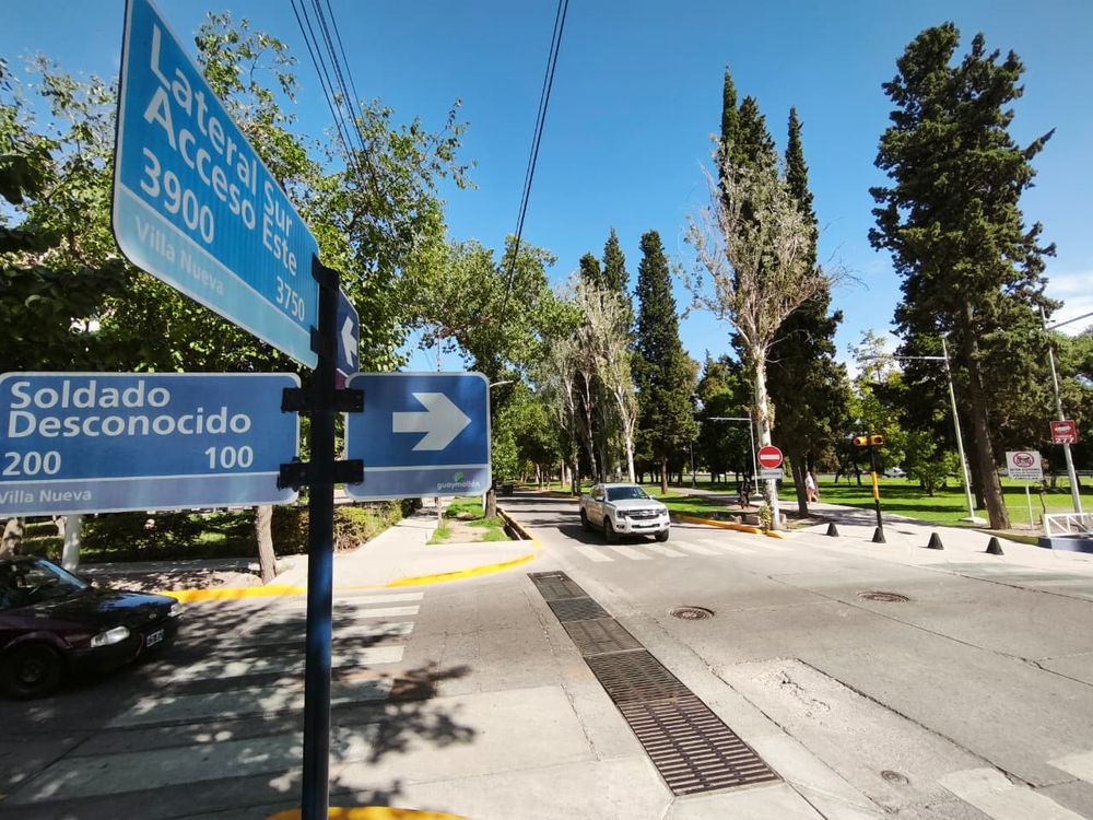 Cambio de sentido en las laterales del Acceso Este