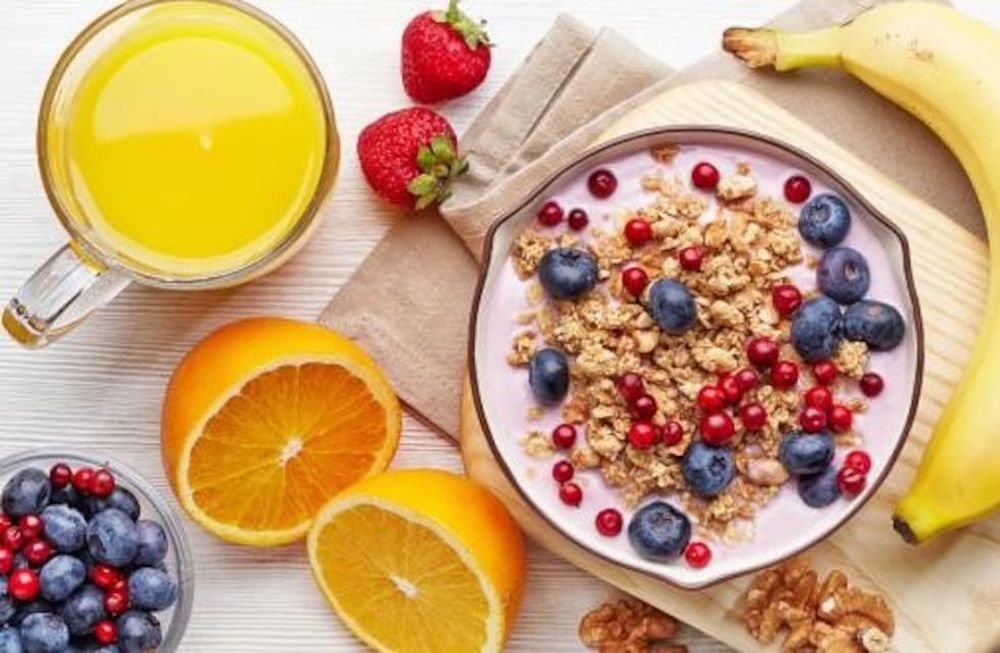 Nuestro organismo no se toma vacaciones y los nutrientes esenciales como el calcio, la vitamina D, vitamina A, hierro, zinc, vitamina C, entre otros, siguen siendo actores principales en la salud.