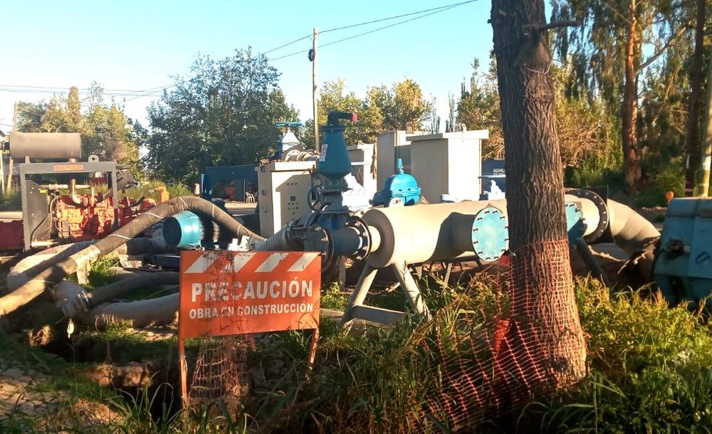 Riesgo. Vista del colector Humberto Primo que colapsó, en calle 2 de Mayo y Severo del Castillo, Los Corralitos. Imagen de febrero, tomada por la licenciada en Sociología, Carla Carabaca.&nbsp;